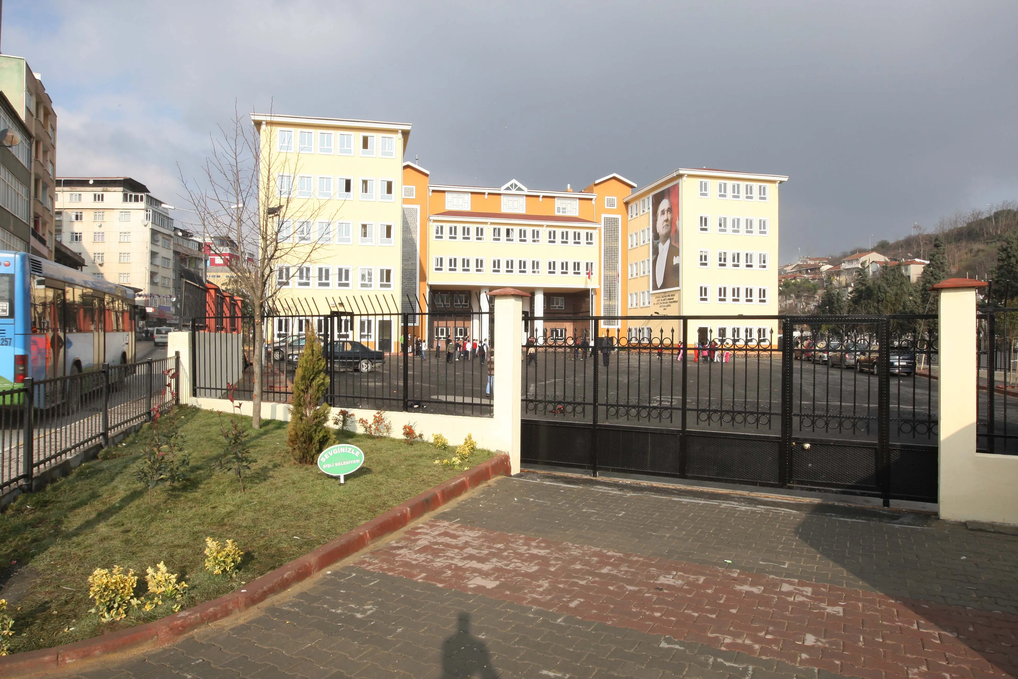 Ayazağa İlköğretim Okulu