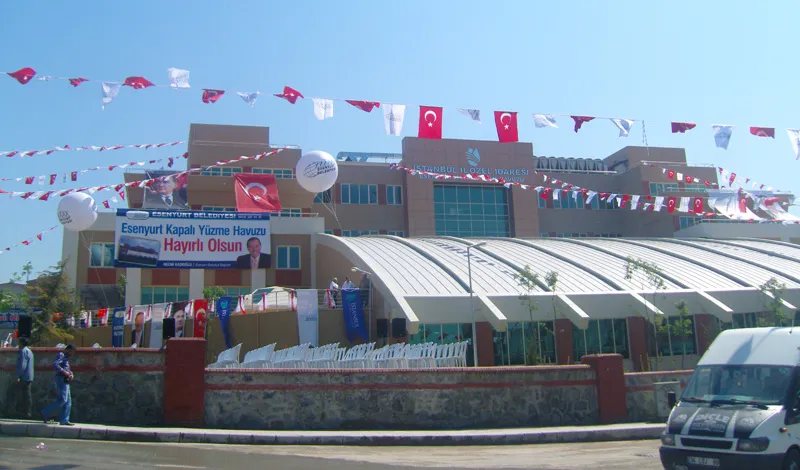 Esenyurt Kapalı Yüzme Havuzu