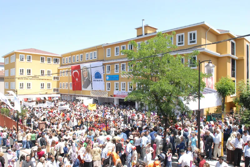 Selim Sırrı Tarcan İlköğretim Okulu ve Katlı Otopark